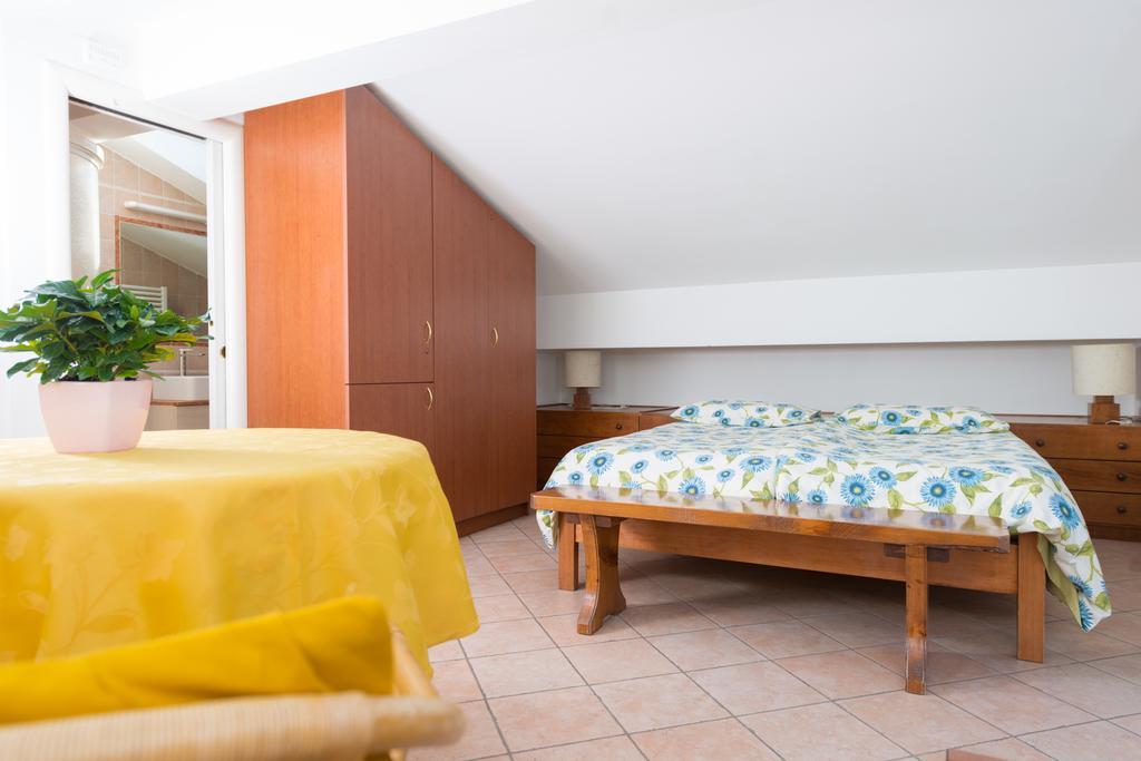 La Toresela Apartment Malcesine Bagian luar foto